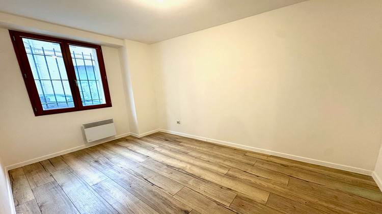 Ma-Cabane - Location Appartement NIMES, 52 m²