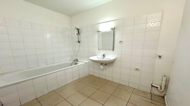 Ma-Cabane - Location Appartement NIMES, 52 m²