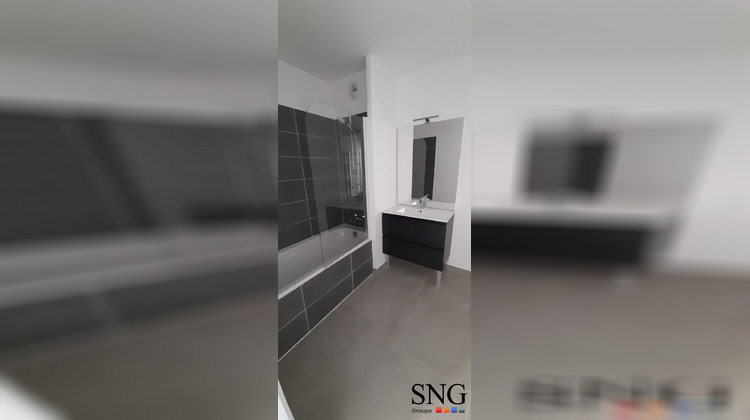 Ma-Cabane - Location Appartement Nîmes, 65 m²