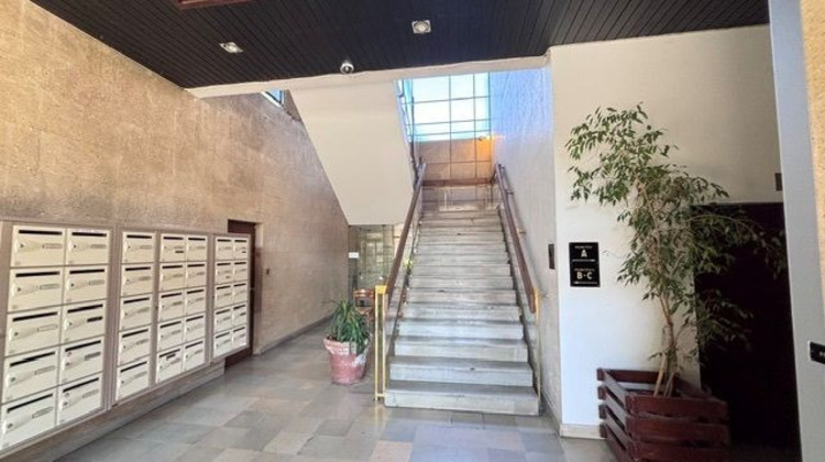 Ma-Cabane - Location Appartement NIMES, 100 m²