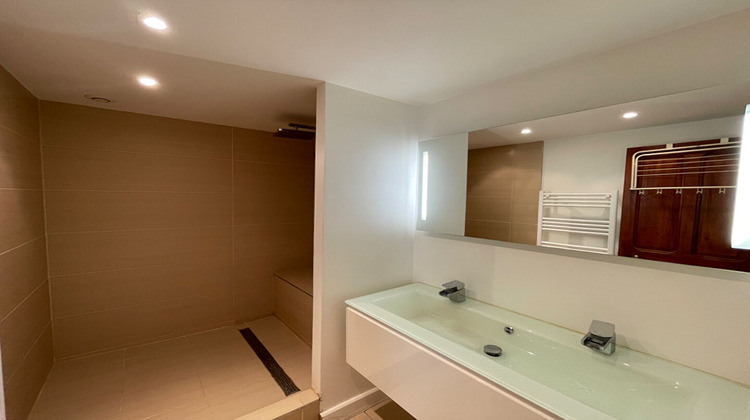 Ma-Cabane - Location Appartement NIMES, 60 m²
