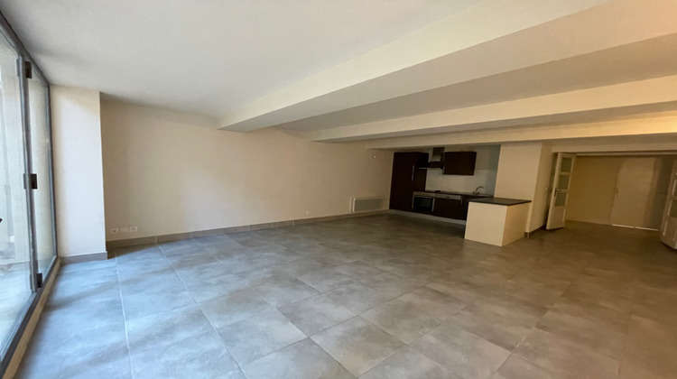 Ma-Cabane - Location Appartement NIMES, 77 m²
