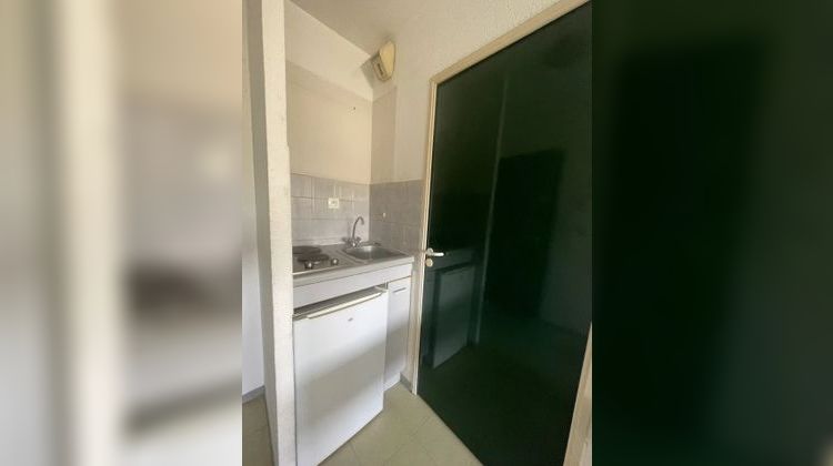 Ma-Cabane - Location Appartement Nîmes, 23 m²