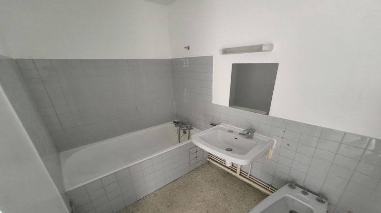 Ma-Cabane - Location Appartement Nîmes, 79 m²