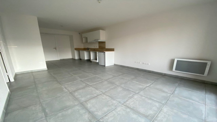 Ma-Cabane - Location Appartement Nîmes, 40 m²