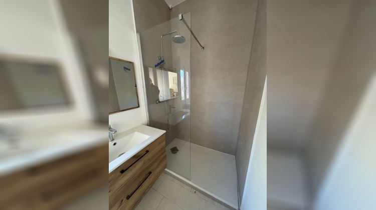 Ma-Cabane - Location Appartement NIMES, 75 m²