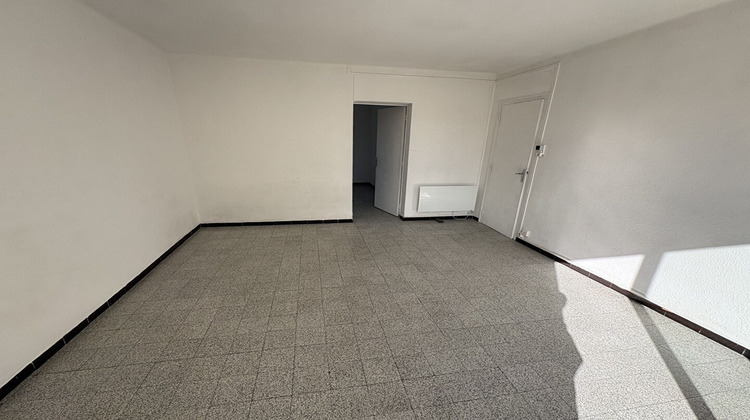 Ma-Cabane - Location Appartement NIMES, 63 m²