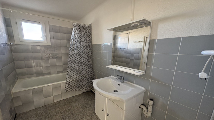 Ma-Cabane - Location Appartement NIMES, 63 m²