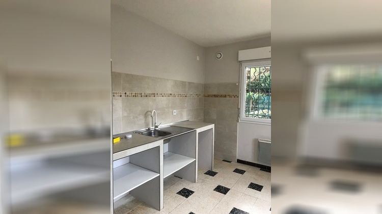 Ma-Cabane - Location Appartement NIMES, 67 m²