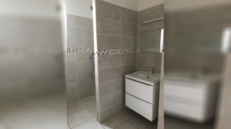 Ma-Cabane - Location Appartement NIMES, 67 m²