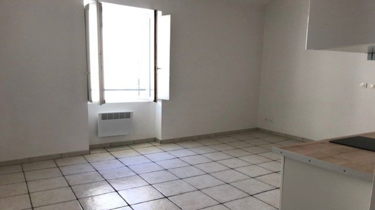Ma-Cabane - Location Appartement NIMES, 24 m²