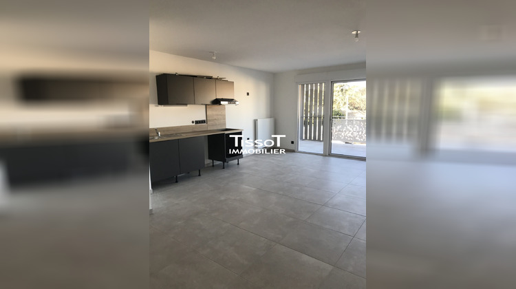Ma-Cabane - Location Appartement Nîmes, 67 m²