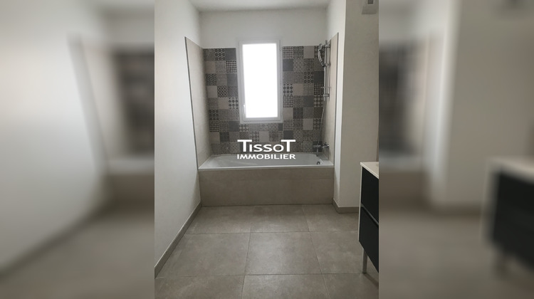 Ma-Cabane - Location Appartement Nîmes, 67 m²