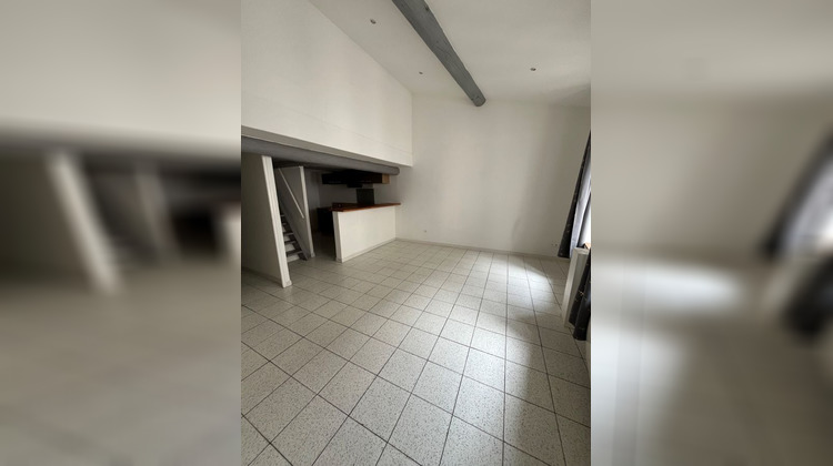 Ma-Cabane - Location Appartement NIMES, 50 m²