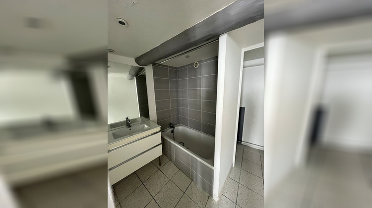 Ma-Cabane - Location Appartement NIMES, 50 m²