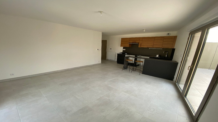 Ma-Cabane - Location Appartement NIMES, 60 m²