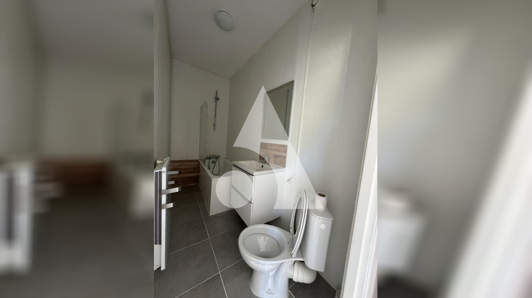 Ma-Cabane - Location Appartement NIORT, 30 m²