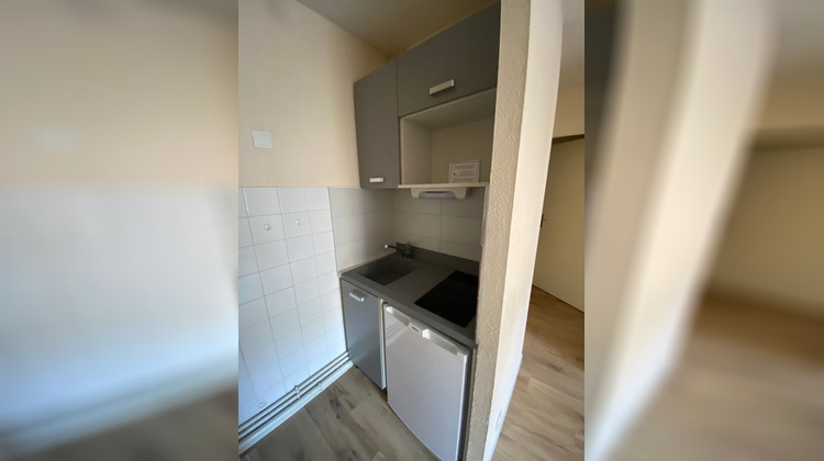 Ma-Cabane - Location Appartement NIORT, 32 m²