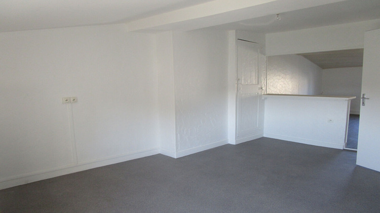 Ma-Cabane - Location Appartement NIORT, 30 m²
