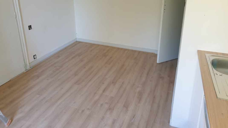 Ma-Cabane - Location Appartement NIORT, 17 m²