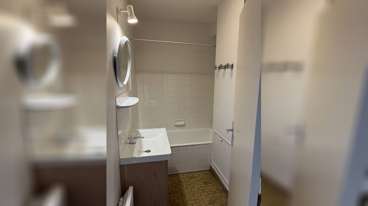 Ma-Cabane - Location Appartement NIORT, 28 m²