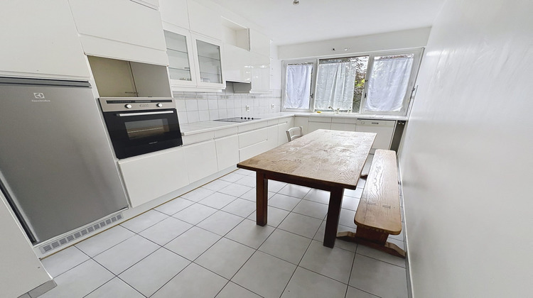 Ma-Cabane - Location Appartement Noisy-le-Roi, 117 m²