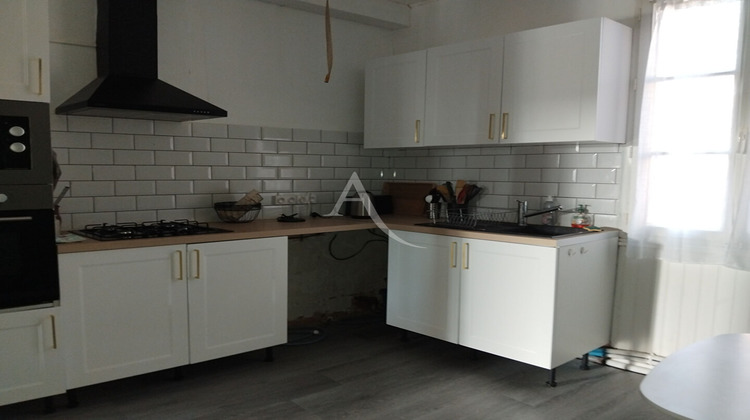 Ma-Cabane - Location Appartement NUEIL-SUR-LAYON, 121 m²