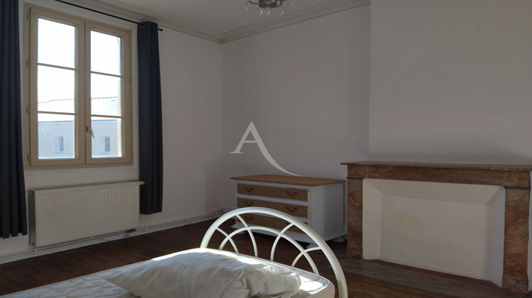 Ma-Cabane - Location Appartement NUEIL-SUR-LAYON, 121 m²