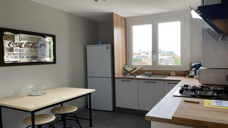 Ma-Cabane - Location Appartement OLIVET, 82 m²