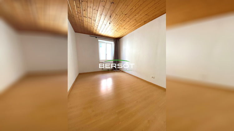 Ma-Cabane - Location Appartement ORCHAMPS-VENNES, 49 m²