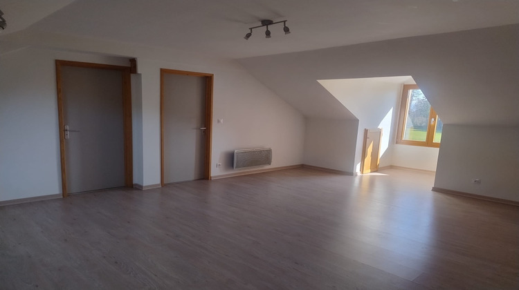 Ma-Cabane - Location Appartement ORCHAMPS-VENNES, 45 m²