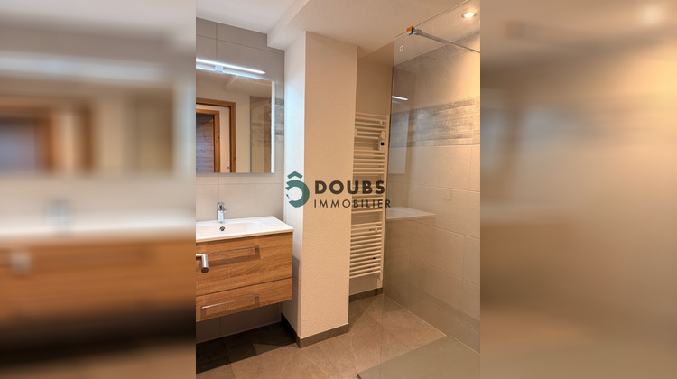 Ma-Cabane - Location Appartement ORCHAMPS-VENNES, 75 m²