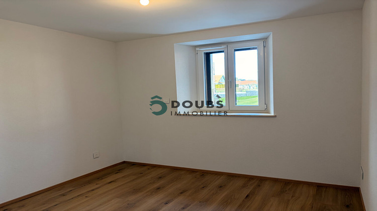 Ma-Cabane - Location Appartement ORCHAMPS-VENNES, 75 m²