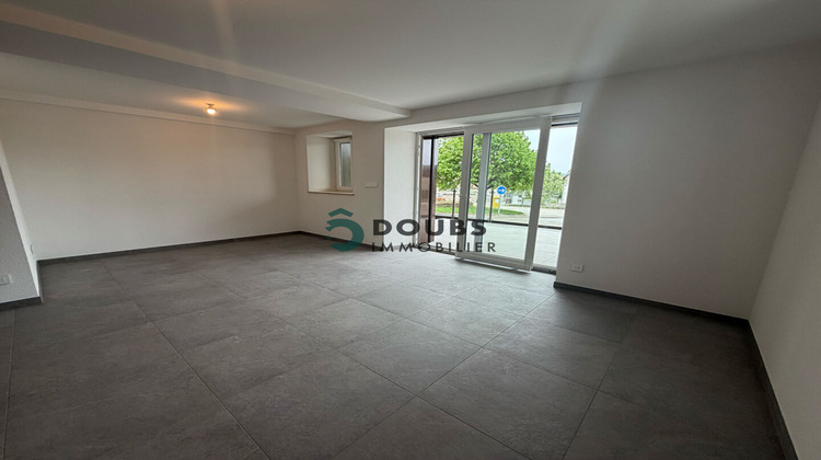 Ma-Cabane - Location Appartement ORCHAMPS-VENNES, 65 m²