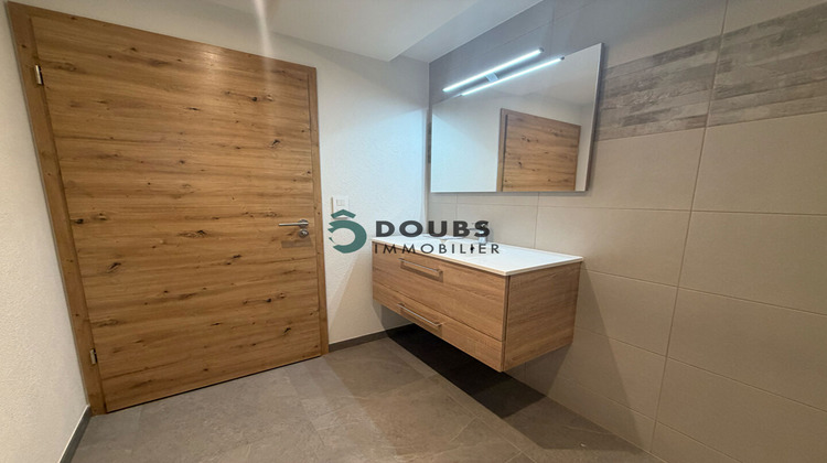 Ma-Cabane - Location Appartement ORCHAMPS-VENNES, 65 m²