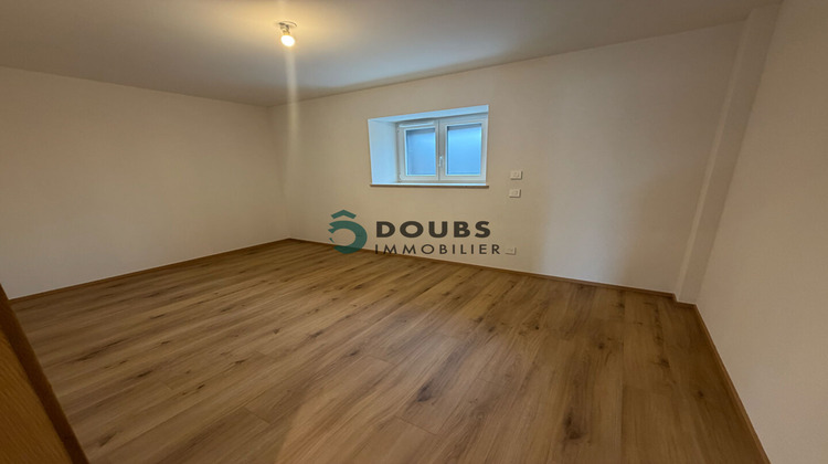 Ma-Cabane - Location Appartement ORCHAMPS-VENNES, 65 m²