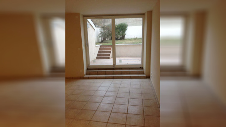 Ma-Cabane - Location Appartement ORLIENAS, 43 m²