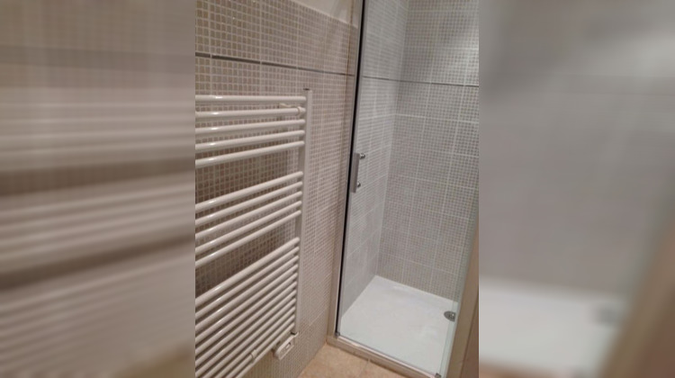 Ma-Cabane - Location Appartement ORLIENAS, 43 m²