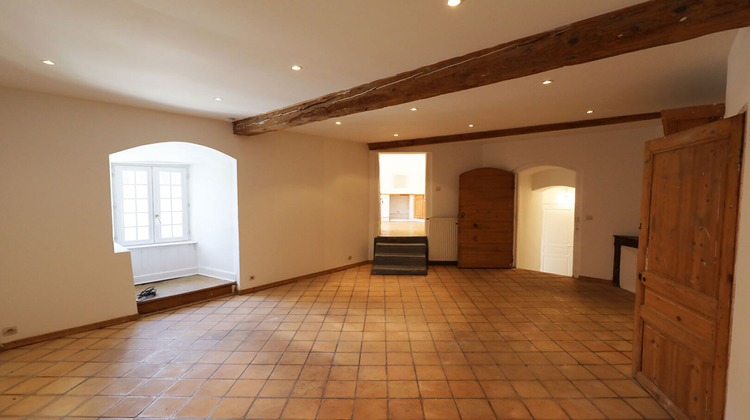 Ma-Cabane - Location Appartement ORLIENAS, 102 m²