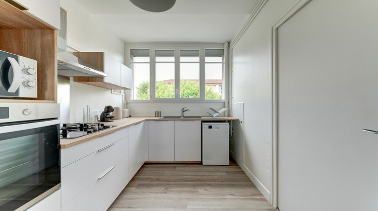 Ma-Cabane - Location Appartement OULLINS, 69 m²