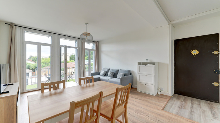 Ma-Cabane - Location Appartement OULLINS, 69 m²
