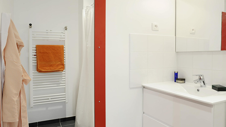 Ma-Cabane - Location Appartement OULLINS, 143 m²