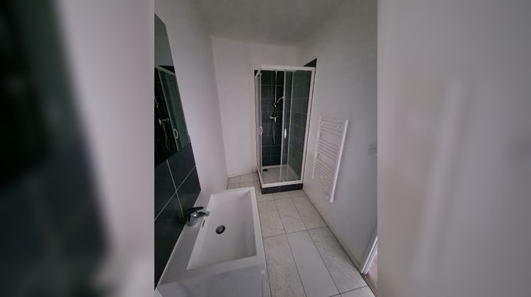 Ma-Cabane - Location Appartement OYONNAX, 76 m²