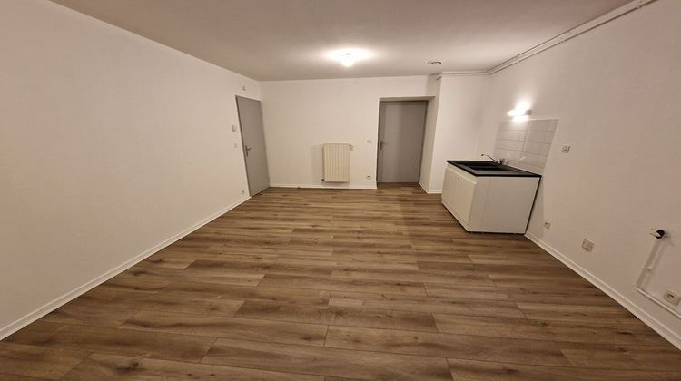 Ma-Cabane - Location Appartement OYONNAX, 51 m²