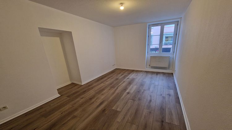 Ma-Cabane - Location Appartement OYONNAX, 51 m²