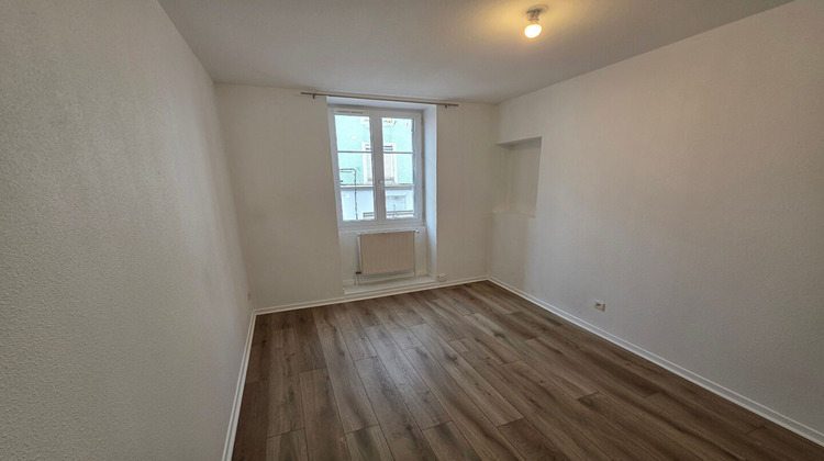 Ma-Cabane - Location Appartement OYONNAX, 51 m²