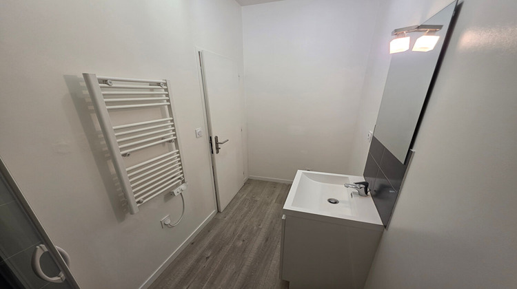 Ma-Cabane - Location Appartement OYONNAX, 74 m²