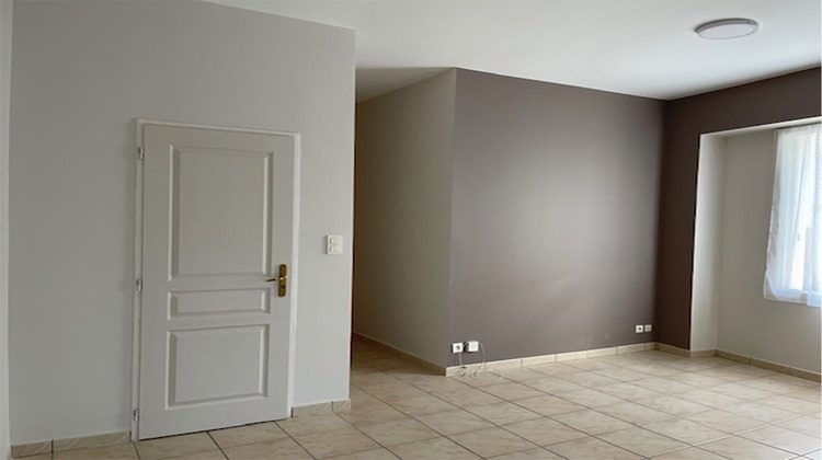 Ma-Cabane - Location Appartement OYONNAX, 43 m²