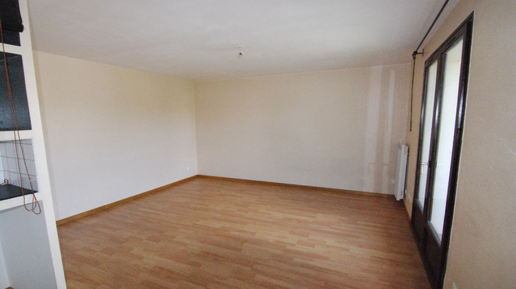 Ma-Cabane - Location Appartement OZOIR-LA-FERRIERE, 27 m²