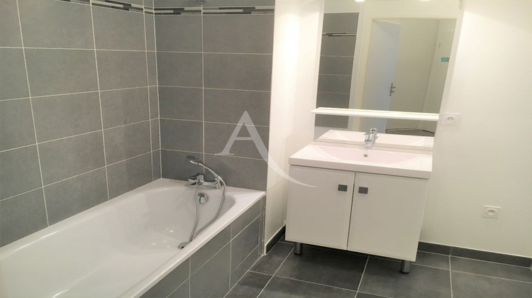 Ma-Cabane - Location Appartement OZOIR-LA-FERRIERE, 46 m²